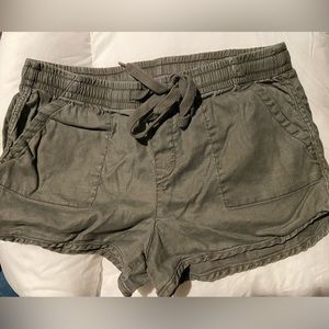 Level 99 Linen Shorts